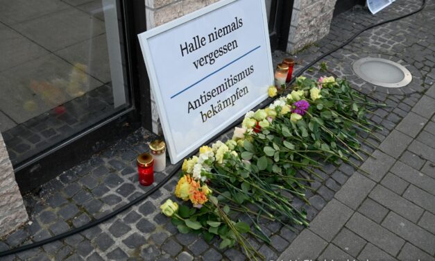 Gedenkkundgebung in Erinnerung an die Opfer des Anschlags in Halle vor 5 Jahren