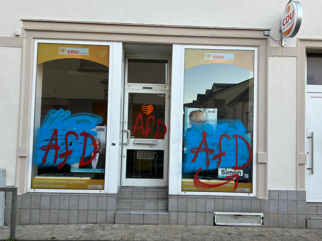 Massiver Protest gegen AfD-Auftritt – Blockaden, Vandalismus und politische Kritik