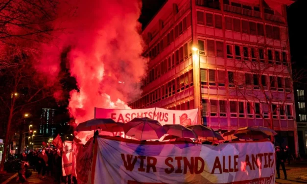 Bericht: Große Demo am Wahlabend in Frankfurt